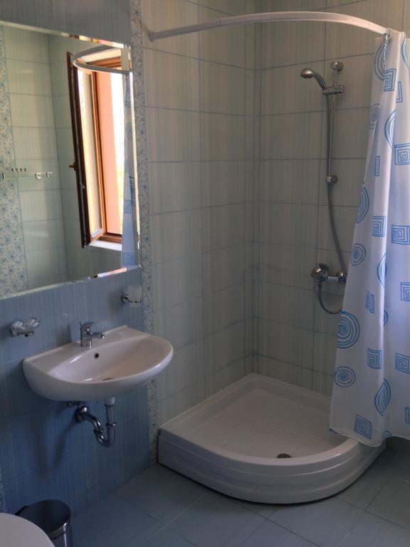 Mala Planina Guest House Iskrets Phòng bức ảnh