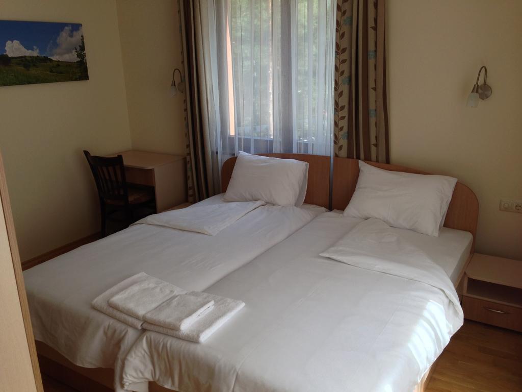 Mala Planina Guest House Iskrets Phòng bức ảnh