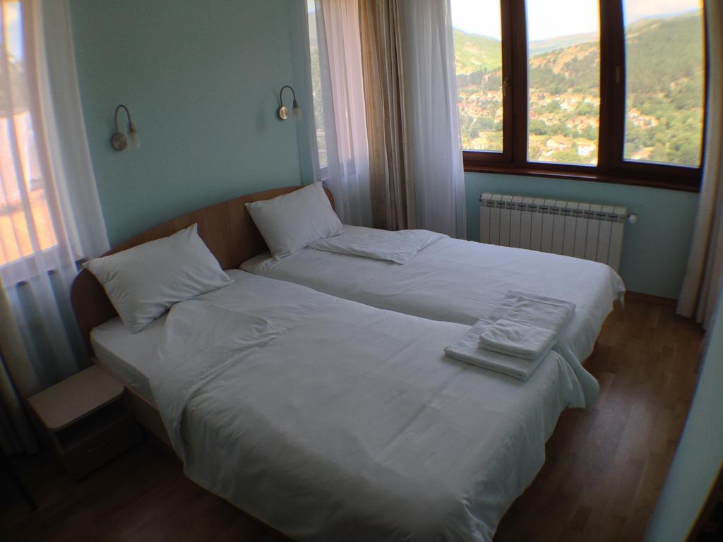 Mala Planina Guest House Iskrets Ngoại thất bức ảnh
