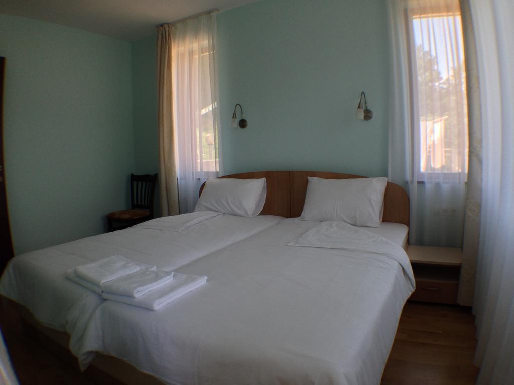Mala Planina Guest House Iskrets Ngoại thất bức ảnh