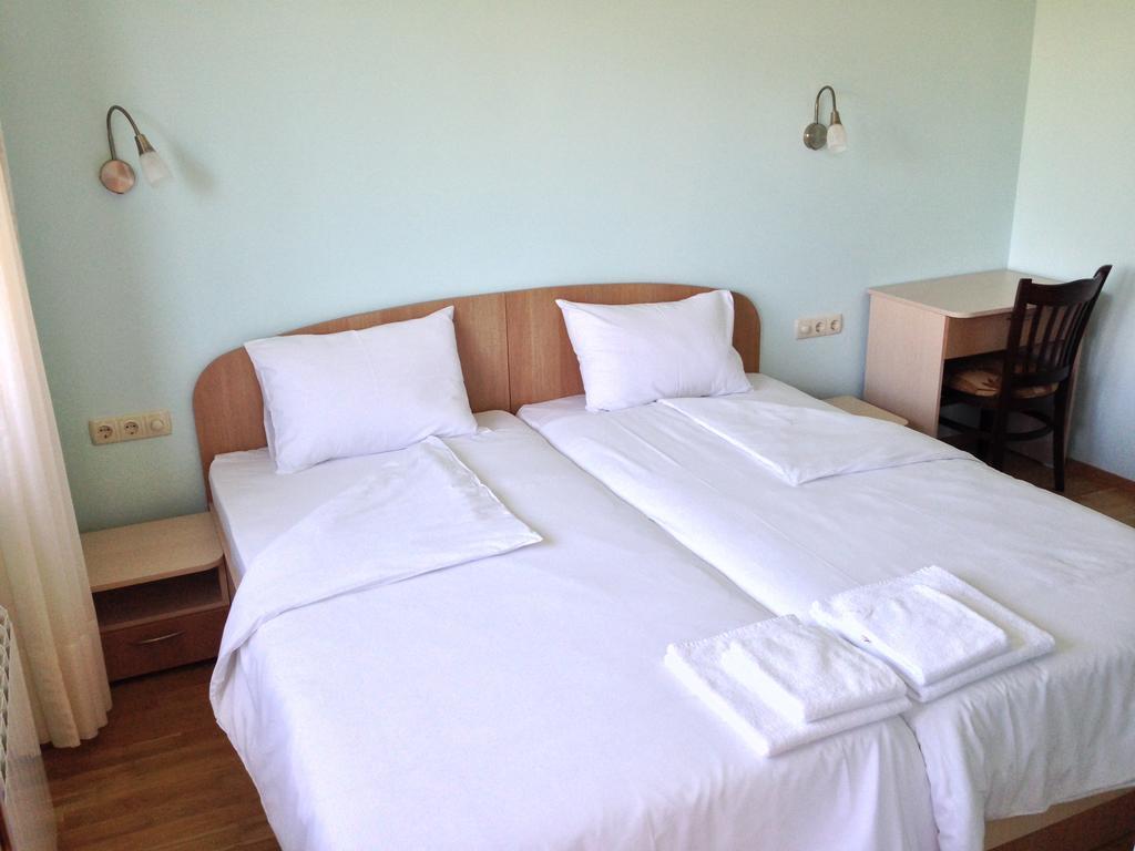 Mala Planina Guest House Iskrets Phòng bức ảnh