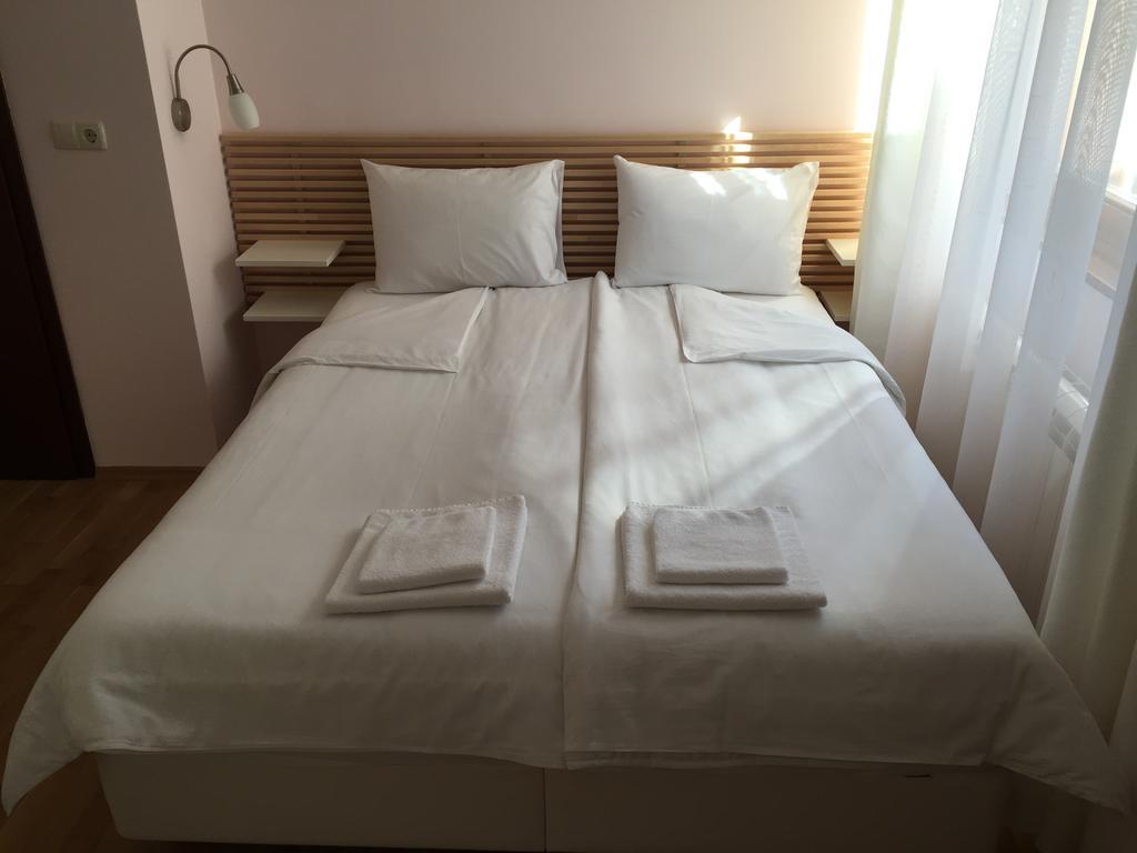 Mala Planina Guest House Iskrets Ngoại thất bức ảnh