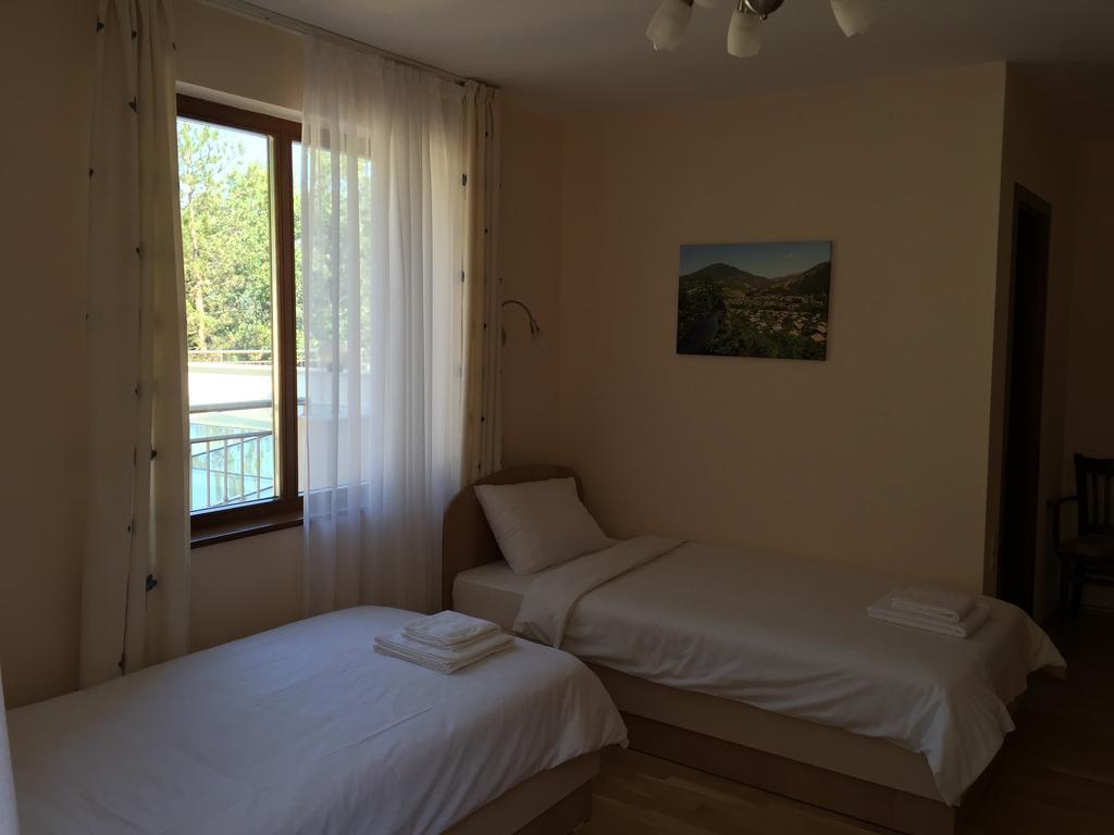 Mala Planina Guest House Iskrets Ngoại thất bức ảnh
