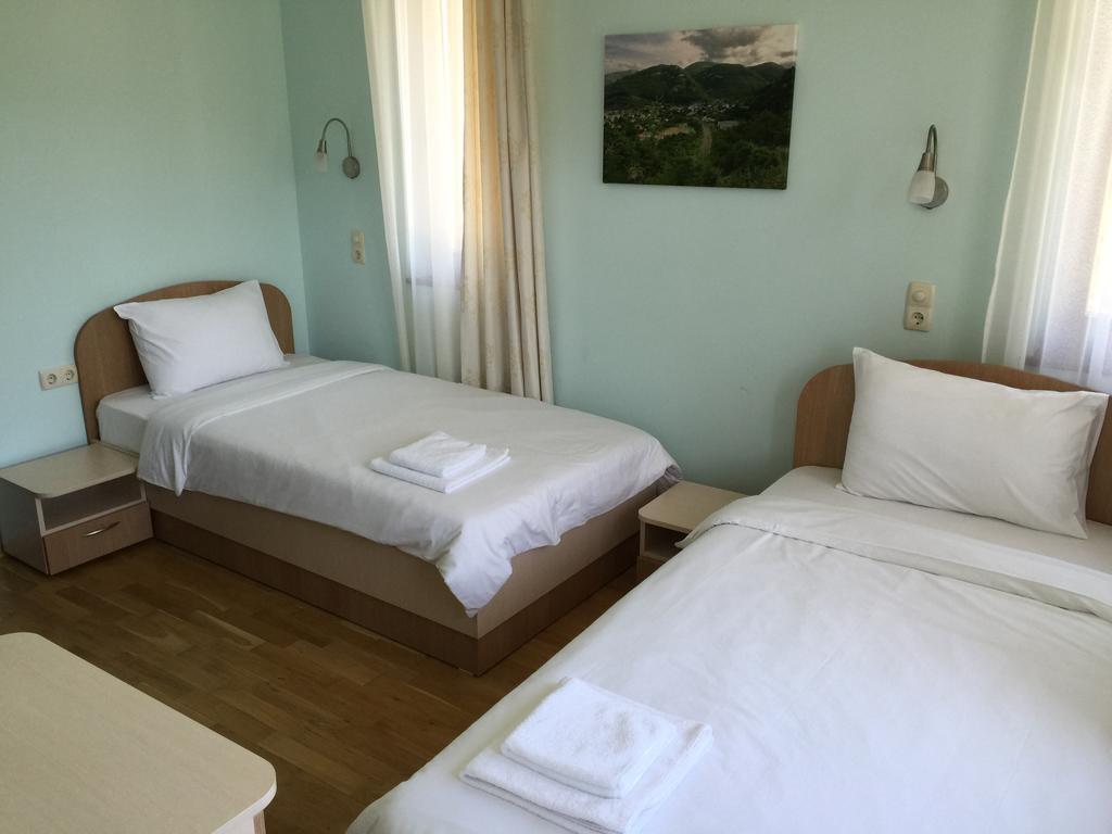 Mala Planina Guest House Iskrets Ngoại thất bức ảnh