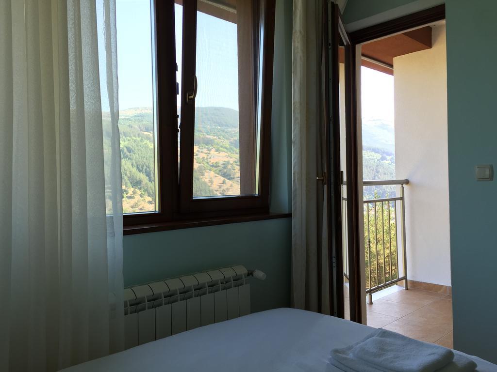 Mala Planina Guest House Iskrets Ngoại thất bức ảnh